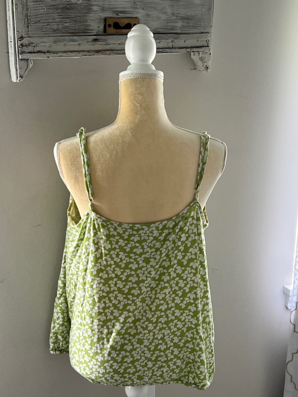 Light Green Printed Ruffle Cami Top - Picture 2 of 3